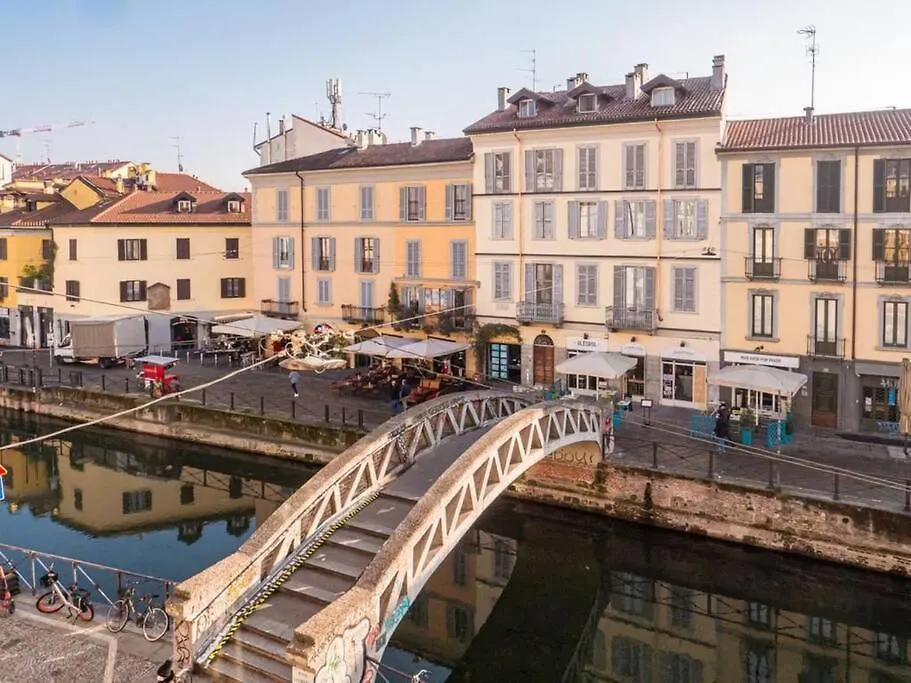 Romantic Flat On Navigli River By Easylife Milan Apartment