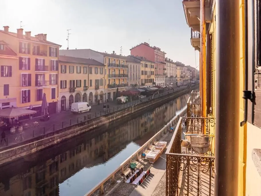 Apartment Romantic Flat On Navigli River By Easylife Milan