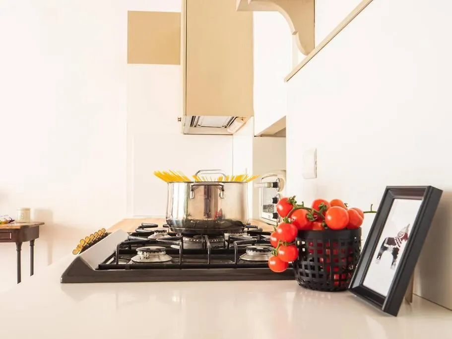 Romantic Flat On Navigli River By Easylife Milan Apartment