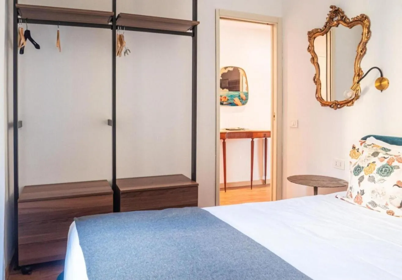 Apartment Romantic Flat On Navigli River By Easylife Milan