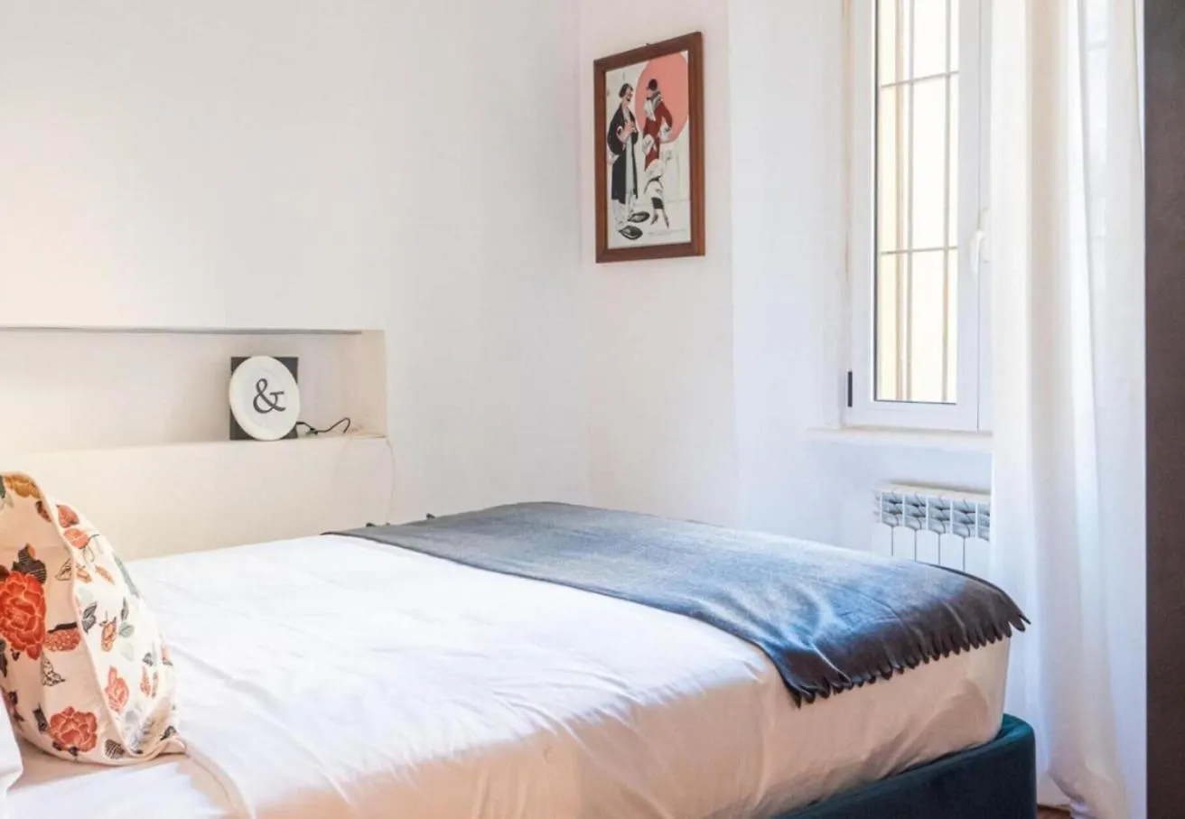 Romantic Flat On Navigli River By Easylife Milan Italy